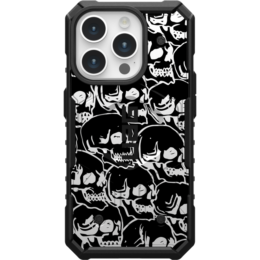 PATHFINDER CASE WITH MAGSAFE FOR APPLE IPHONE - BLOCK 03 - BLACK SKULLS